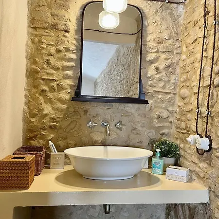 Casa vacanze Dimora Ventura, Intra Alborgodiffuso, Con Pavimento Originale Del 1300